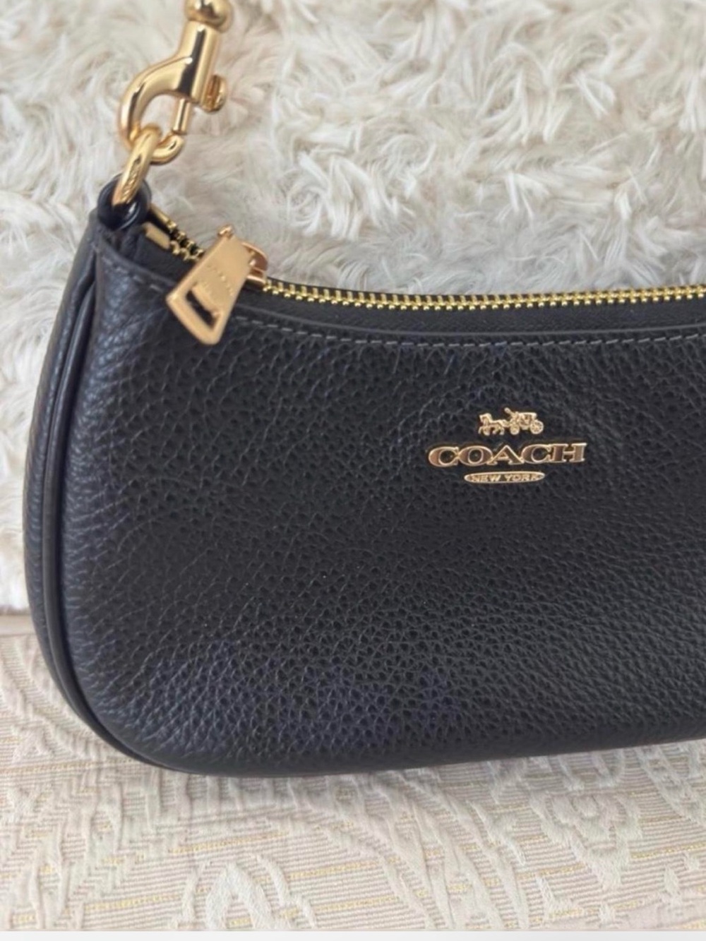 Coach Black Pebbled Leather Shoulder Bag with Gold Hardware - Picture 2 of 3